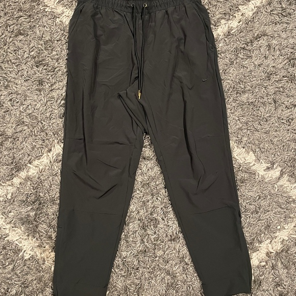 Nike Dri Fit Zipper Cuffs Versatile Pants Black Mens Size XL Activewear Running - Picture 1 of 11